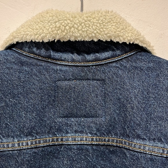 LevisType 3 Sherpa Trucker Denim Blue Jacket Women’s Size L - Picture 6 of 16
